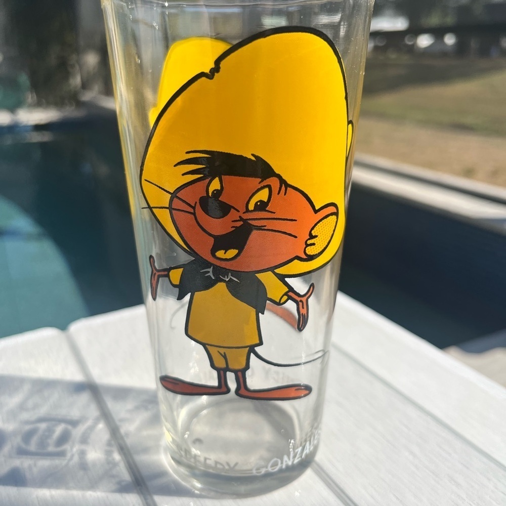 Warner Bros. Speedy Gonzales Yellow and Black Glass - Picture 2 of 8